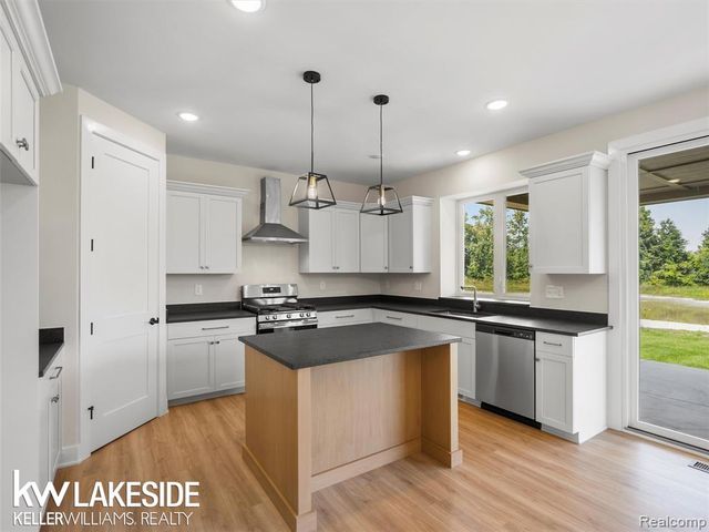 18842 Via Firenze Drive, Macomb, MI 48044