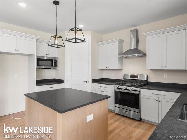 18842 Via Firenze Drive, Macomb, MI 48044