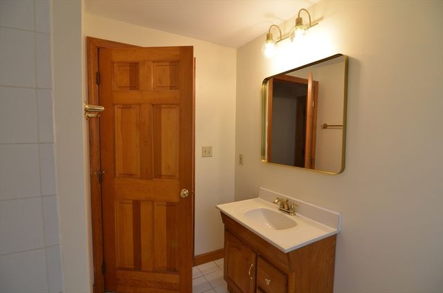 146 Huckins Ave 1, Quincy, MA 02171