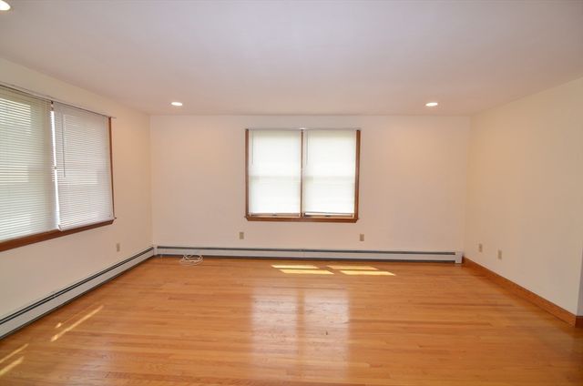 146 Huckins Ave 1, Quincy, MA 02171