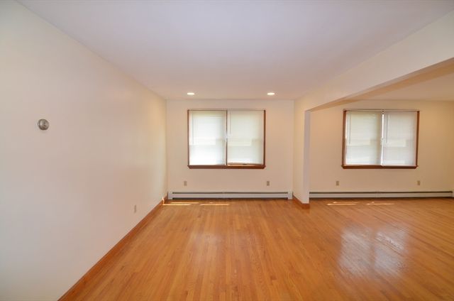 146 Huckins Ave 1, Quincy, MA 02171