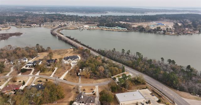 15900 Walden Rd, Montgomery, TX 77356