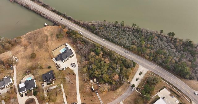 15900 Walden Rd, Montgomery, TX 77356