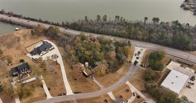 15900 Walden Rd, Montgomery, TX 77356