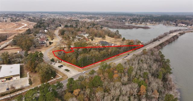 15900 Walden Rd, Montgomery, TX 77356