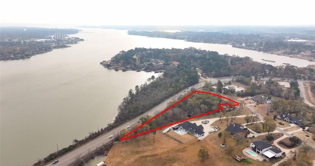 15900 Walden Rd, Montgomery, TX 77356