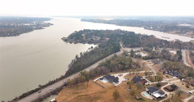 15900 Walden Rd, Montgomery, TX 77356