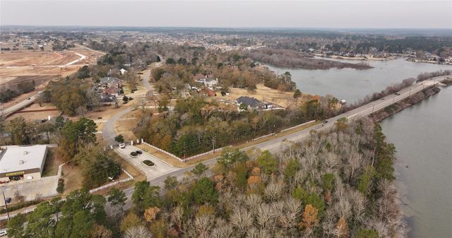 15900 Walden Rd, Montgomery, TX 77356