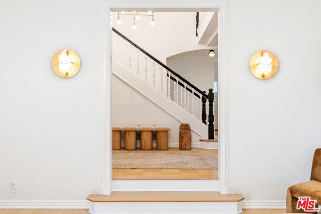 628 N Sierra Drive, Beverly Hills, CA 90210