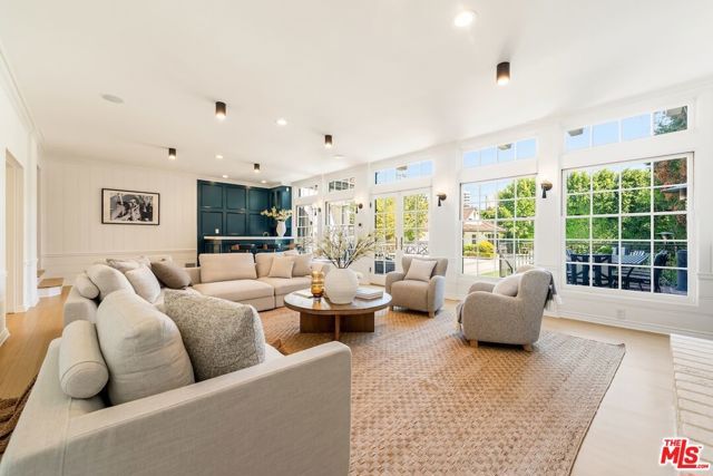 628 N Sierra Drive, Beverly Hills, CA 90210