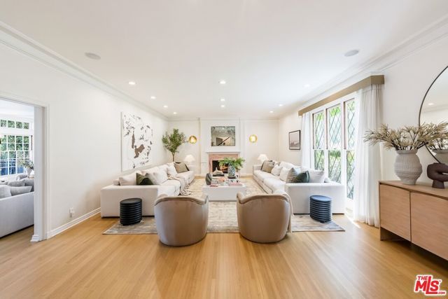 628 N Sierra Drive, Beverly Hills, CA 90210