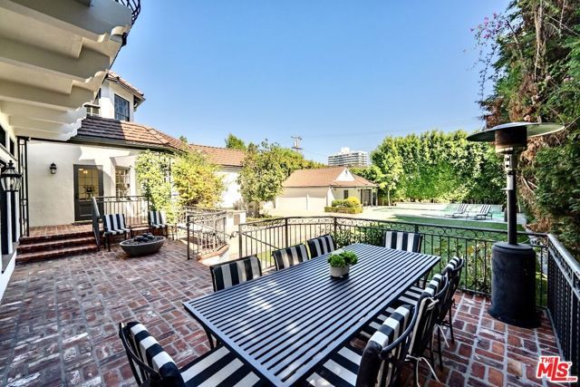 628 N Sierra Drive, Beverly Hills, CA 90210