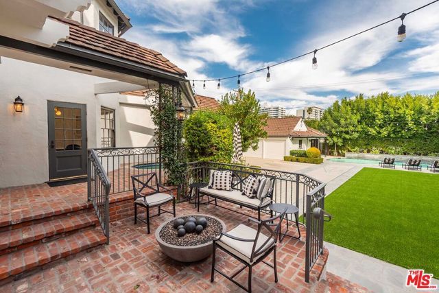 628 N Sierra Drive, Beverly Hills, CA 90210