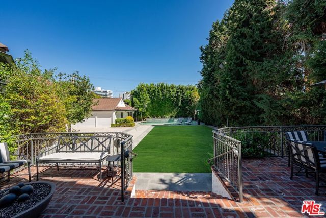 628 N Sierra Drive, Beverly Hills, CA 90210