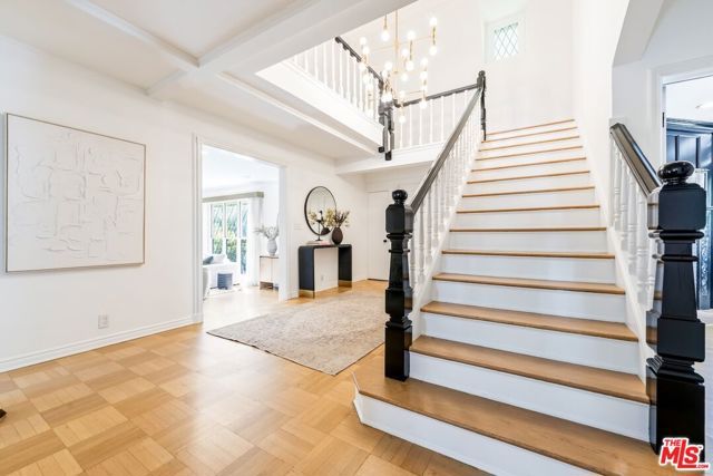 628 N Sierra Drive, Beverly Hills, CA 90210