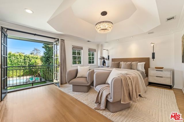 628 N Sierra Drive, Beverly Hills, CA 90210