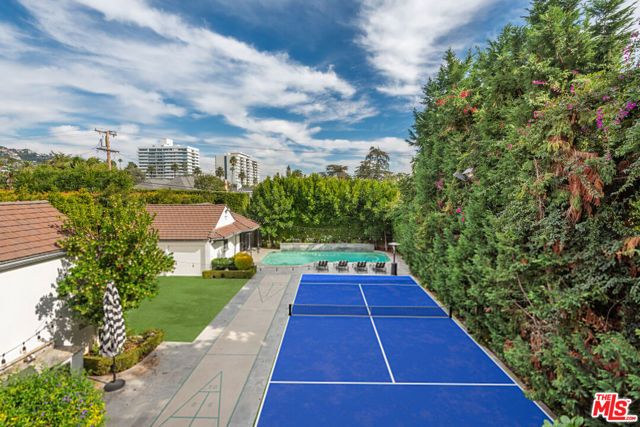 628 N Sierra Drive, Beverly Hills, CA 90210