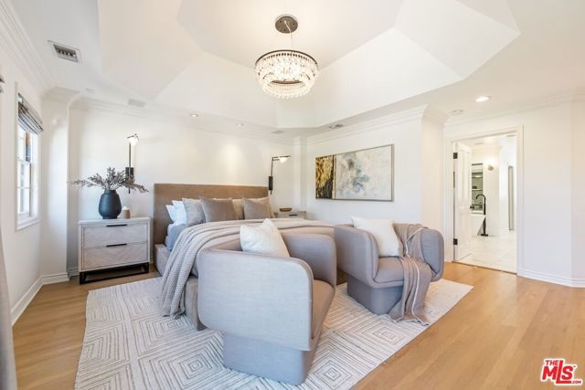 628 N Sierra Drive, Beverly Hills, CA 90210