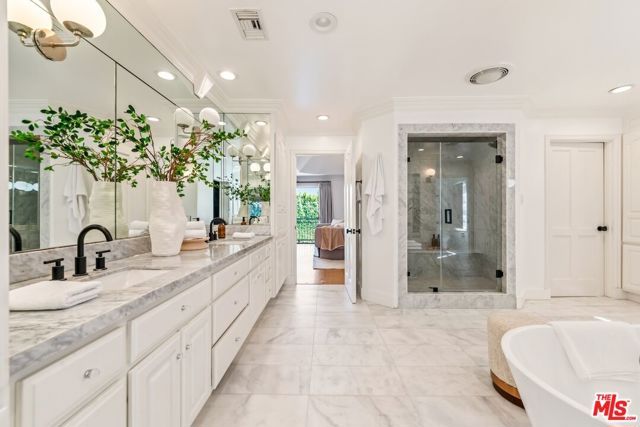 628 N Sierra Drive, Beverly Hills, CA 90210