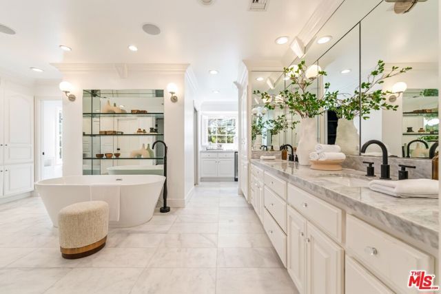 628 N Sierra Drive, Beverly Hills, CA 90210