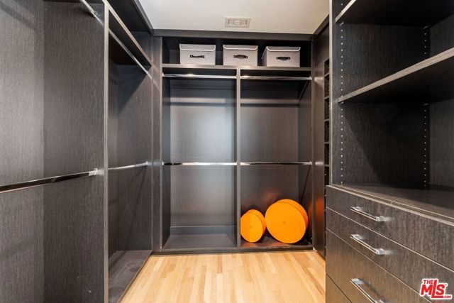 628 N Sierra Drive, Beverly Hills, CA 90210