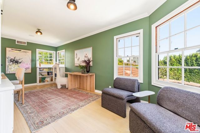 628 N Sierra Drive, Beverly Hills, CA 90210