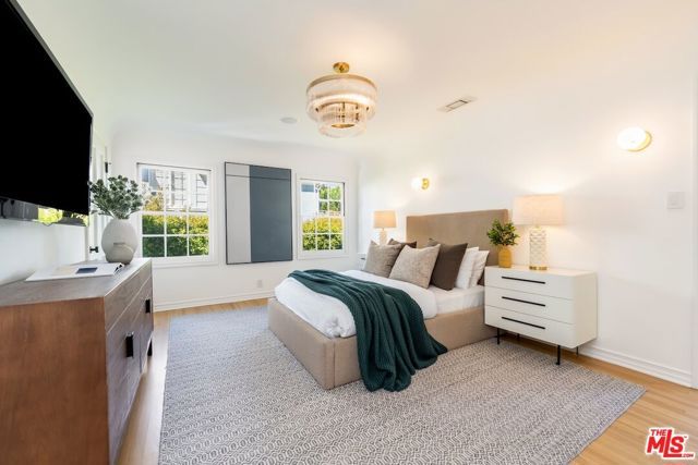 628 N Sierra Drive, Beverly Hills, CA 90210