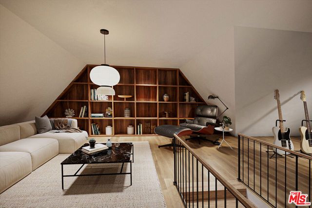 628 N Sierra Drive, Beverly Hills, CA 90210