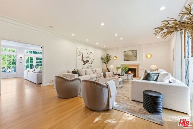 628 N Sierra Drive, Beverly Hills, CA 90210