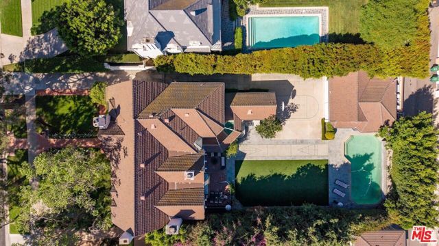 628 N Sierra Drive, Beverly Hills, CA 90210