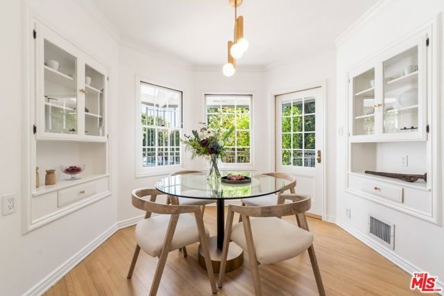 628 N Sierra Drive, Beverly Hills, CA 90210