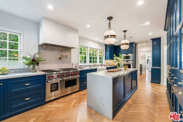 628 N Sierra Drive, Beverly Hills, CA 90210