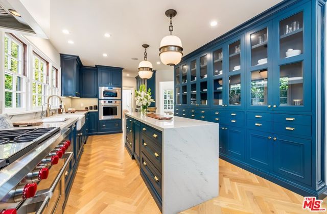 628 N Sierra Drive, Beverly Hills, CA 90210