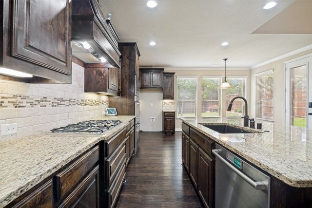 10002 Edgeway Circle, Rowlett, TX 75089