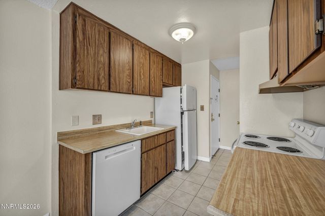 1551 Delucchi Lane F, Reno, NV 89502