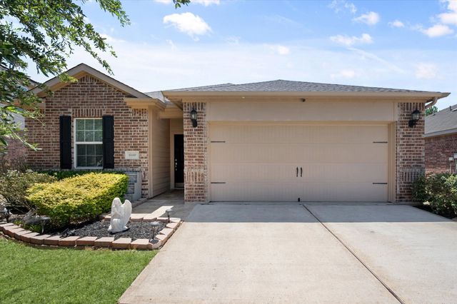 6140 Chalk Hollow Drive, Fort Worth, TX 76179
