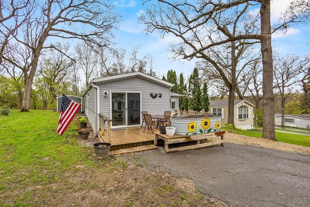 W1325 Spring Grove Road, Ripon, WI 54971