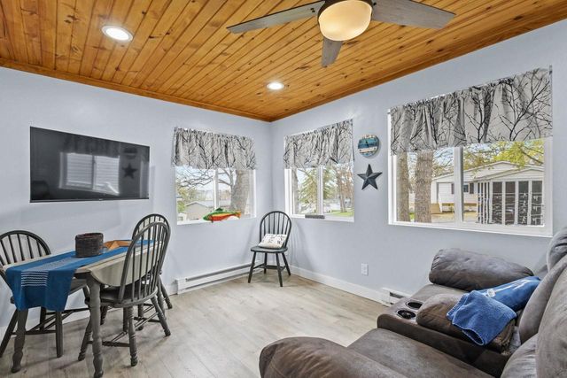 W1325 Spring Grove Road, Ripon, WI 54971