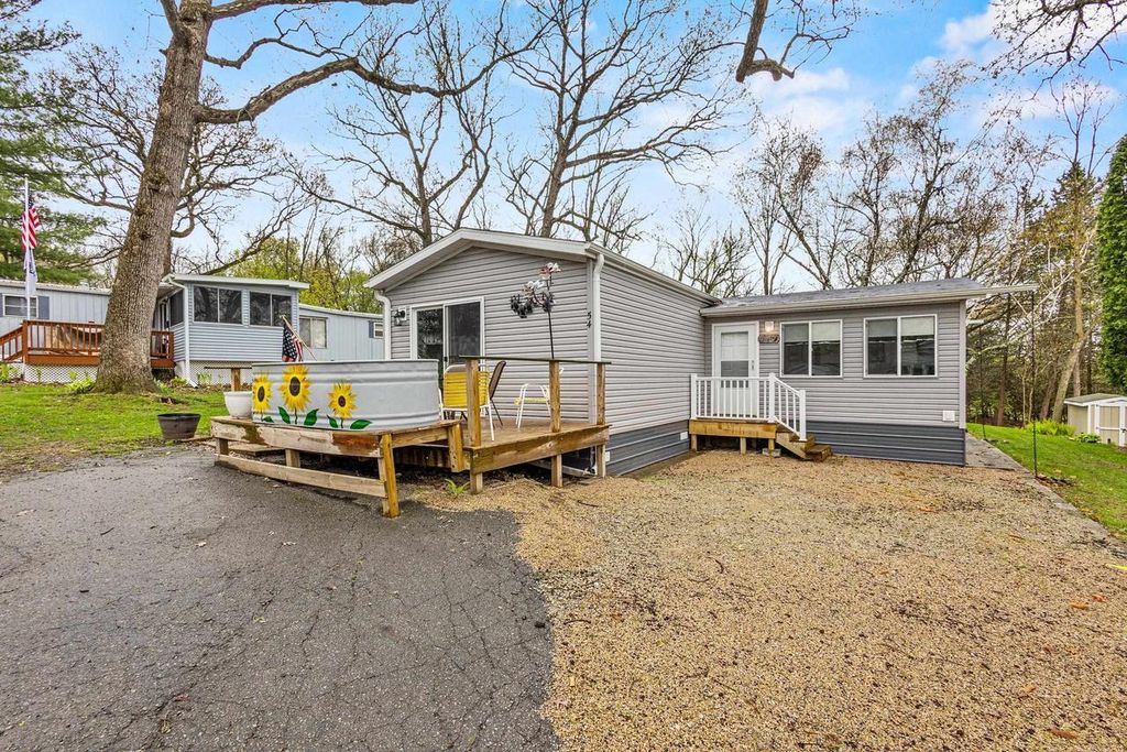 W1325 Spring Grove Road, Ripon, WI 54971