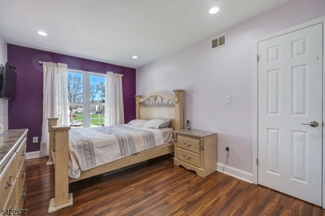 38 Johanna Court, Piscataway Twp., NJ 08854