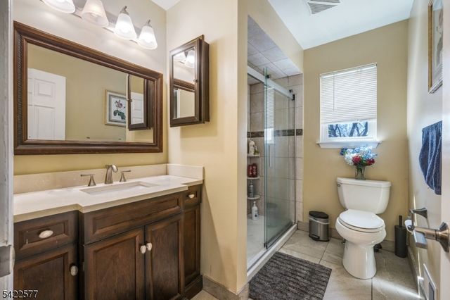 38 Johanna Court, Piscataway Twp., NJ 08854