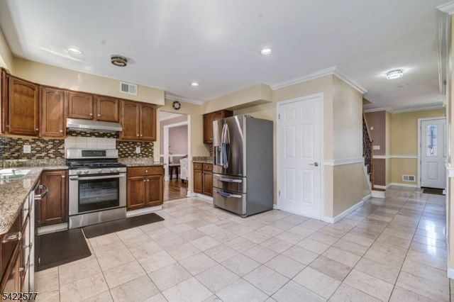 38 Johanna Court, Piscataway Twp., NJ 08854