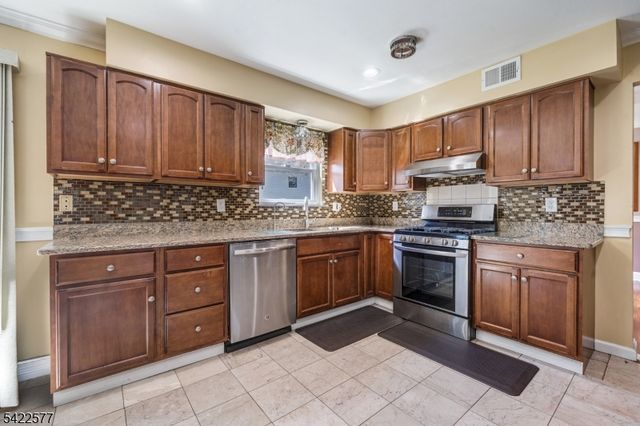 38 Johanna Court, Piscataway Twp., NJ 08854