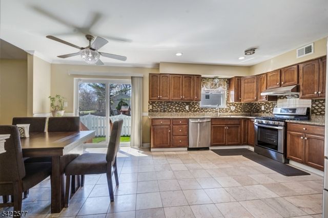 38 Johanna Court, Piscataway Twp., NJ 08854