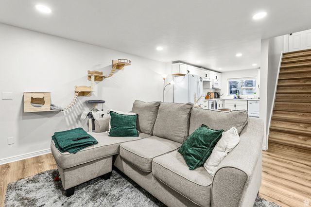4513 W SAINT ANDREWS DR, South Jordan, UT 84009