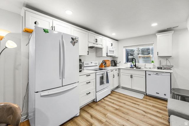 4513 W SAINT ANDREWS DR, South Jordan, UT 84009