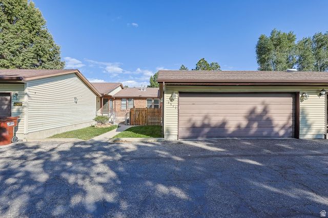 4513 W SAINT ANDREWS DR, South Jordan, UT 84009