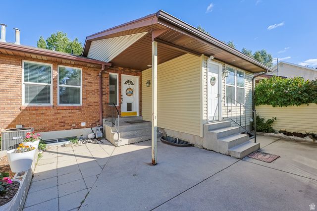 4513 W SAINT ANDREWS DR, South Jordan, UT 84009