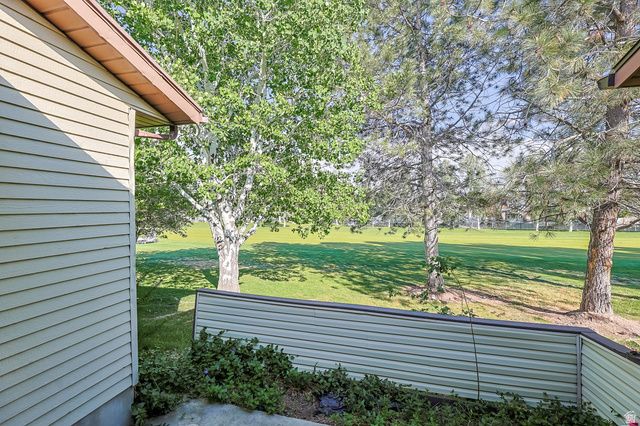 4513 W SAINT ANDREWS DR, South Jordan, UT 84009