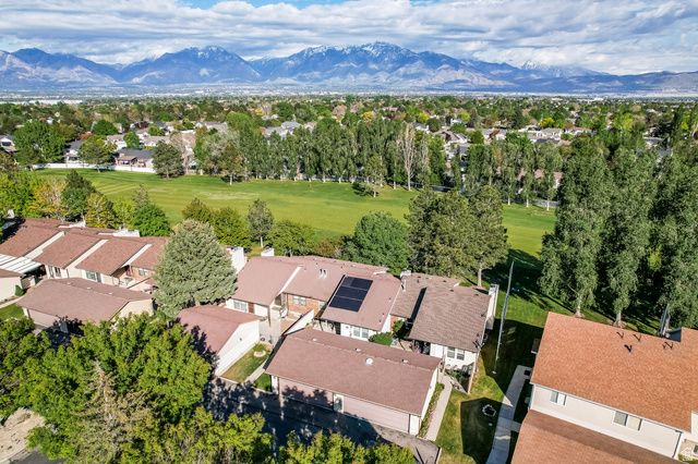 4513 W SAINT ANDREWS DR, South Jordan, UT 84009